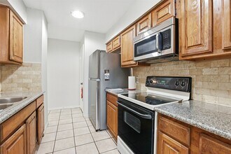 Building Photo - 14117 Briarsage Ct