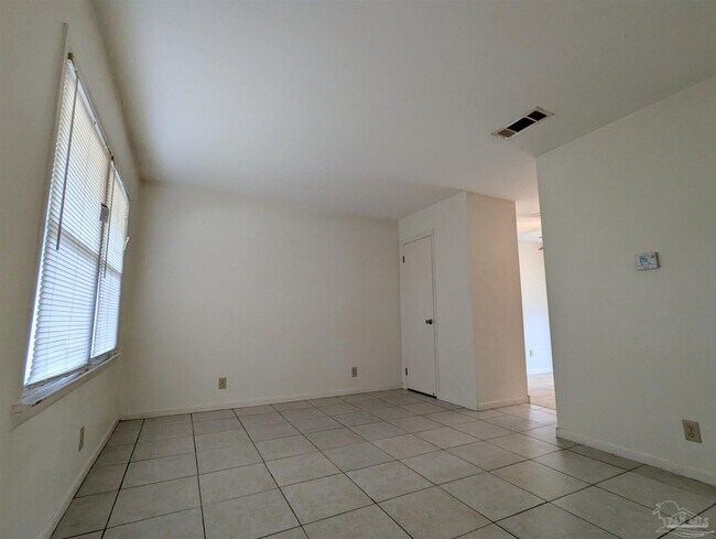 Building Photo - 3751 E Olive Rd
