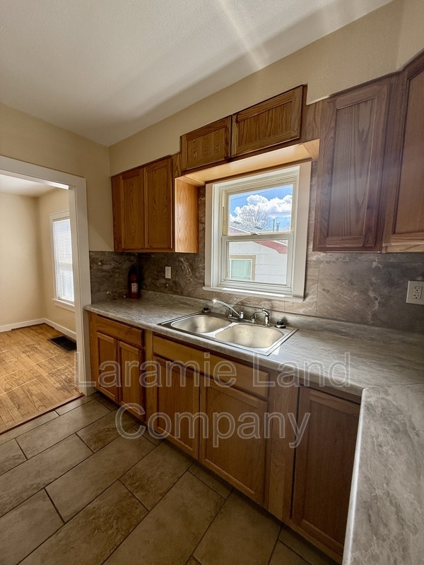 Foto del edificio - 658 N 10th St