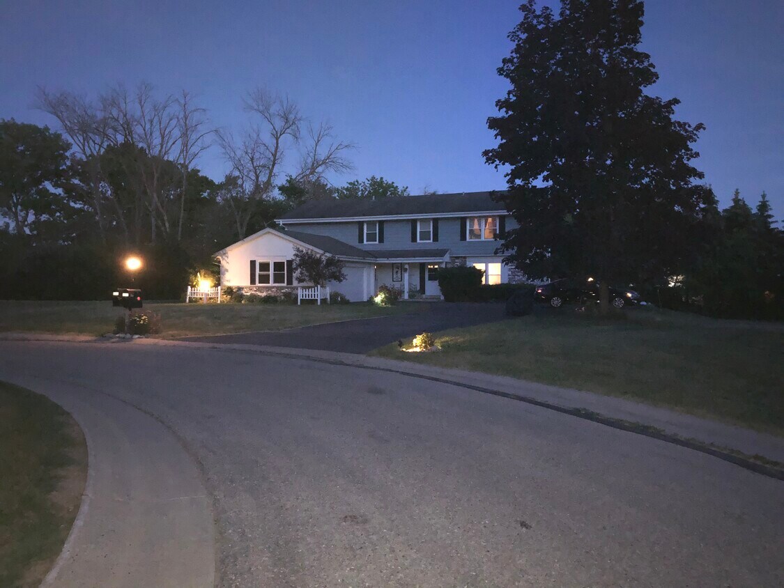 17655 Prince Ct, Brookfield, WI 53045 Townhome Rentals in