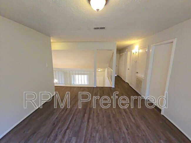 Foto del edificio - 18915 Oak Bower Dr