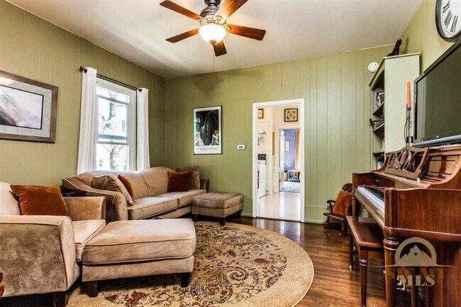 Building Photo - Charming Southside Bozeman Home