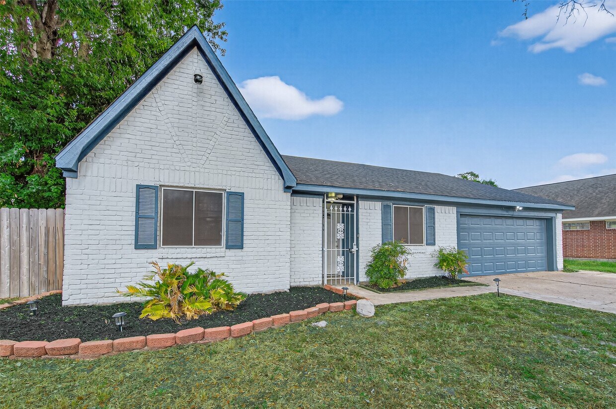 Primary Photo - 6822 Dusty Dawn Dr