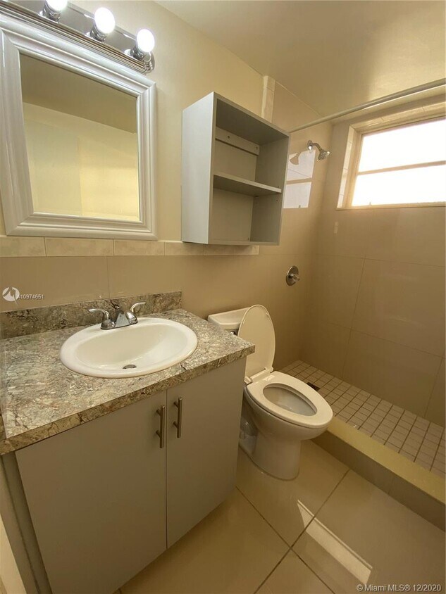 Foto del edificio - 4410 W Flagler St