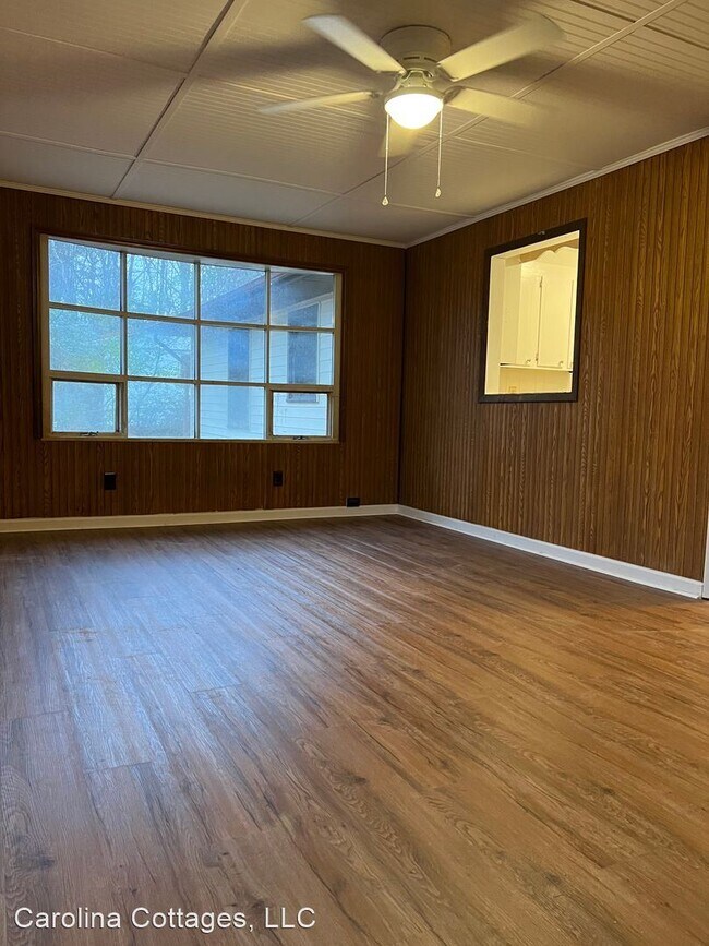 3 br, 2 bath House 43 Springside Drive House Rental in