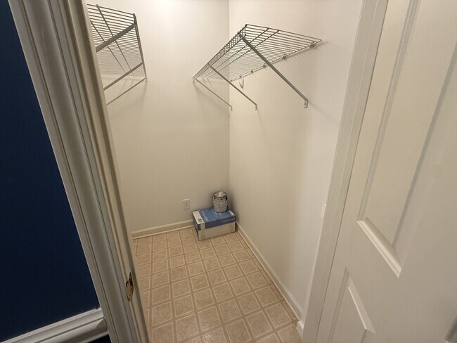Building Photo - 2804 Mulberry Ln