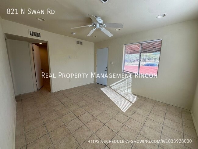 Building Photo - 821 N Swan Rd
