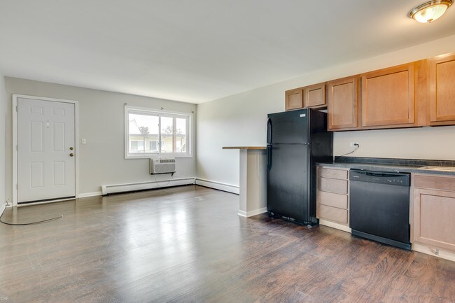 Foto del edificio - 7900-7920 N Caldwell Ave