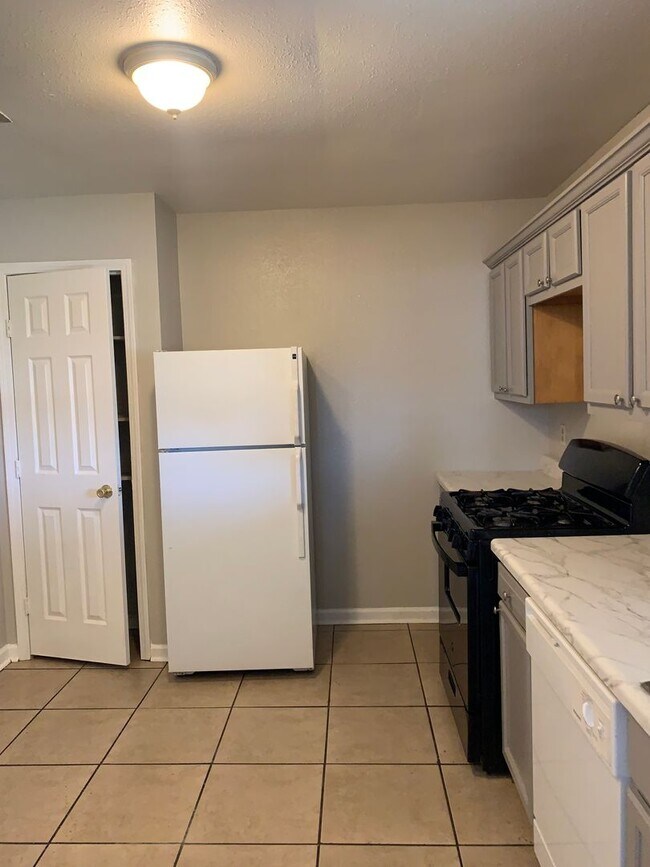 Foto del edificio - 8018-20 Gus St.