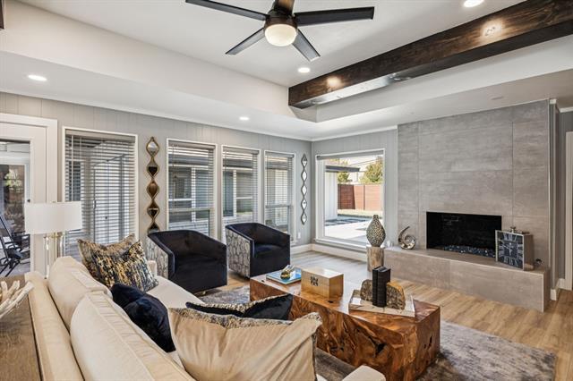 Foto del edificio - 2833 Meadowbrook Dr