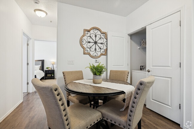 2BR, 2BA - 1,010SF - Triton Terrace