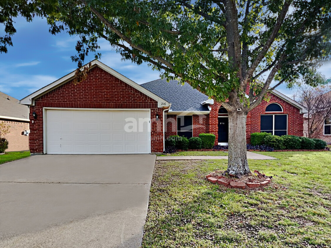 Foto principal - 216 Chesterfield Cir