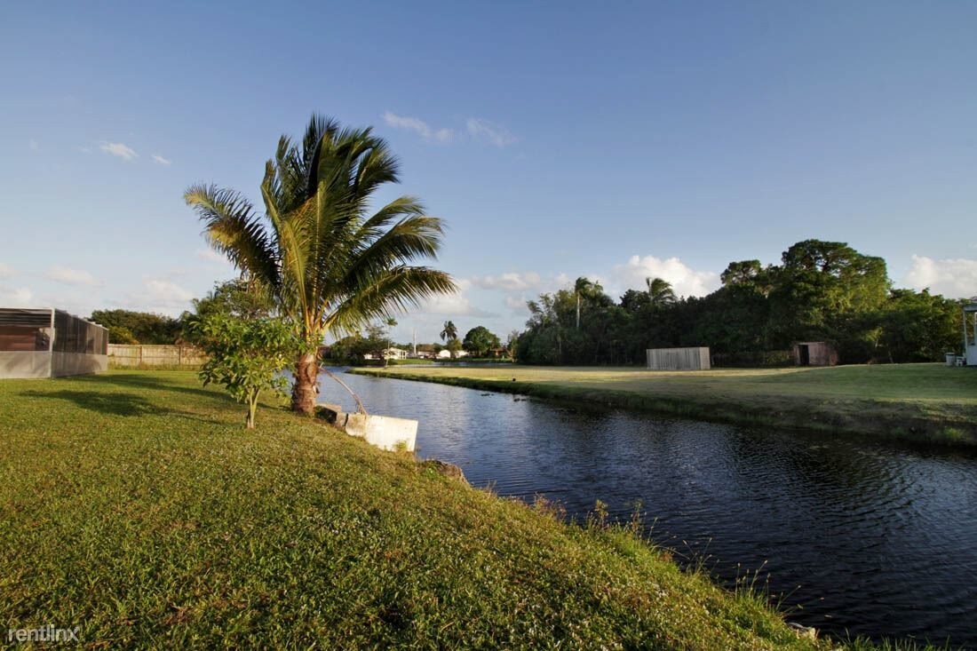 Foto del edificio - 1860 NW 172nd Ter