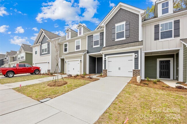 Building Photo - 2849 Aubrey St