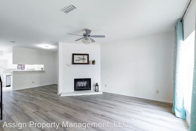 Building Photo - 2 br, 2 bath House - 220 Samuel Blvd #3 Co...
