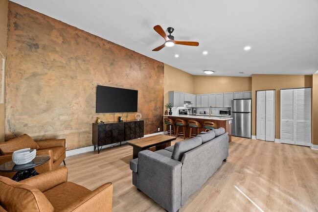Building Photo - 1368 Periwinkle Pl
