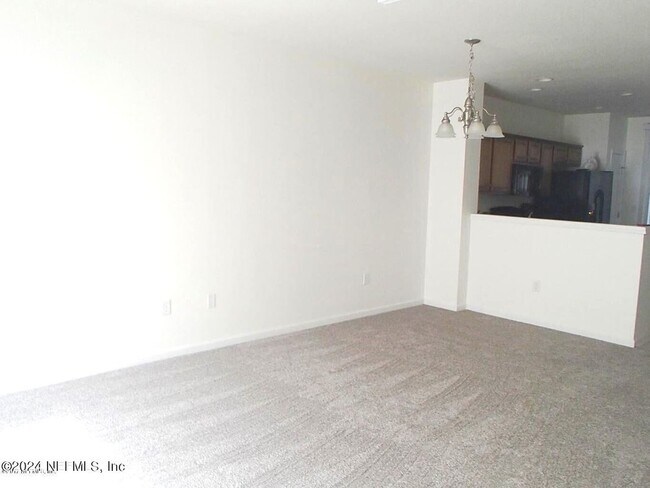 Foto del edificio - 8125 SUMMERGATE Court