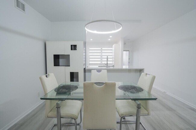 Building Photo - 3201 Portofino Point