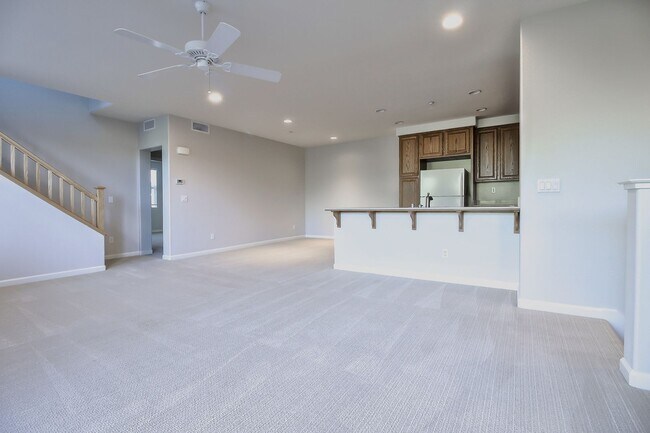 Building Photo - Modern 3 Bedroom 3 Bathroom Townhouse