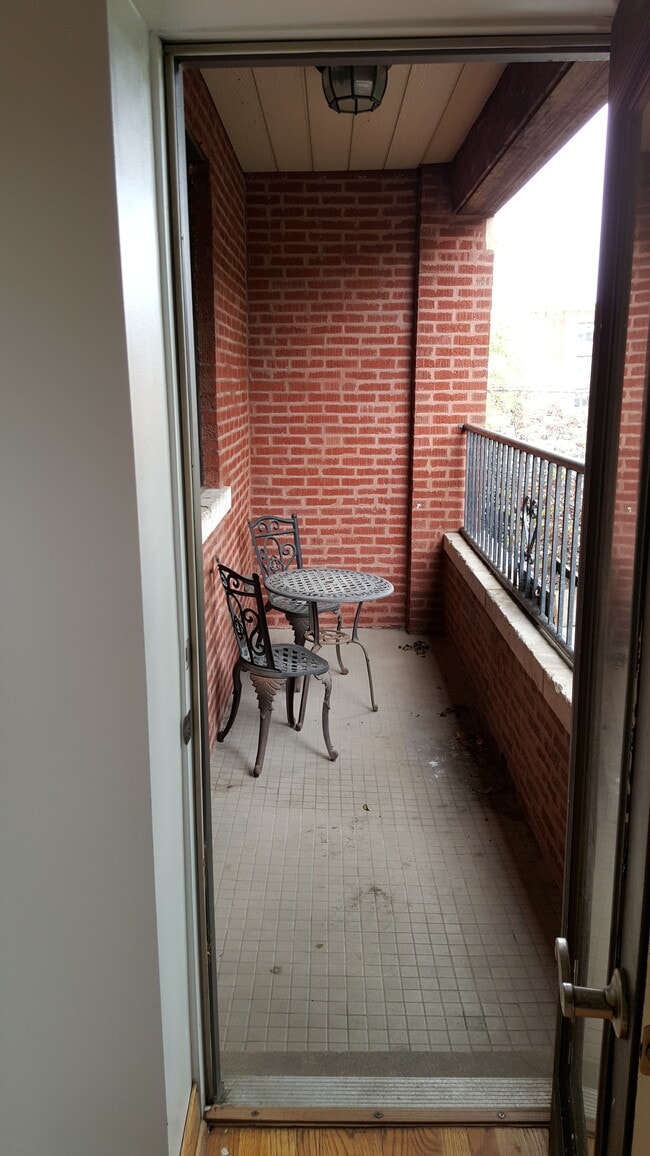 Photo - 1019 N Campbell Ave Apartment