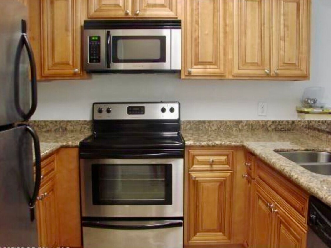 Lakefront one bedroom condo in Palm Beach Grande - Lakefront one bedroom condo in Palm Beach Grande