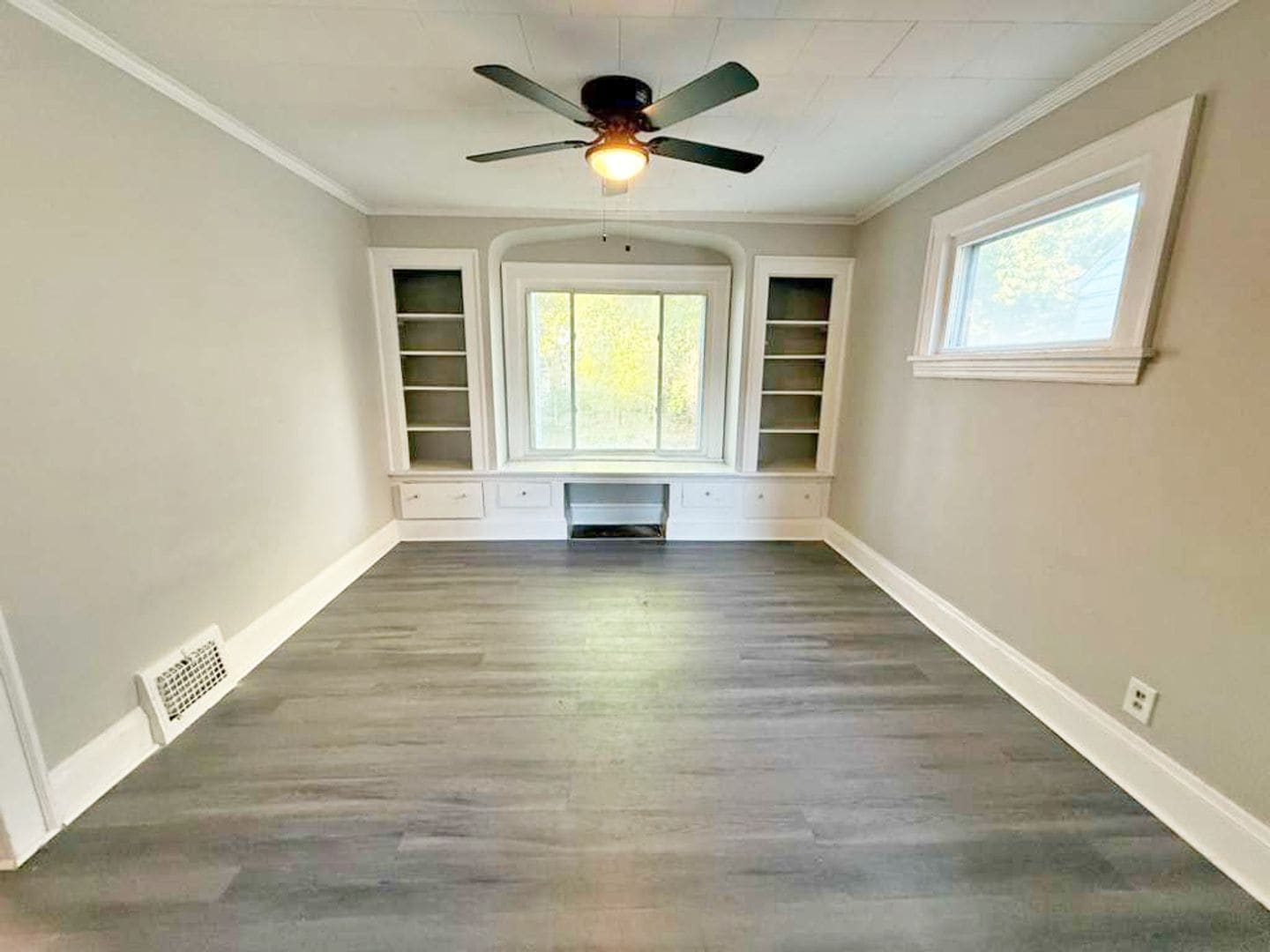 3286 W 129th St Cleveland, OH 44111 – photo 4