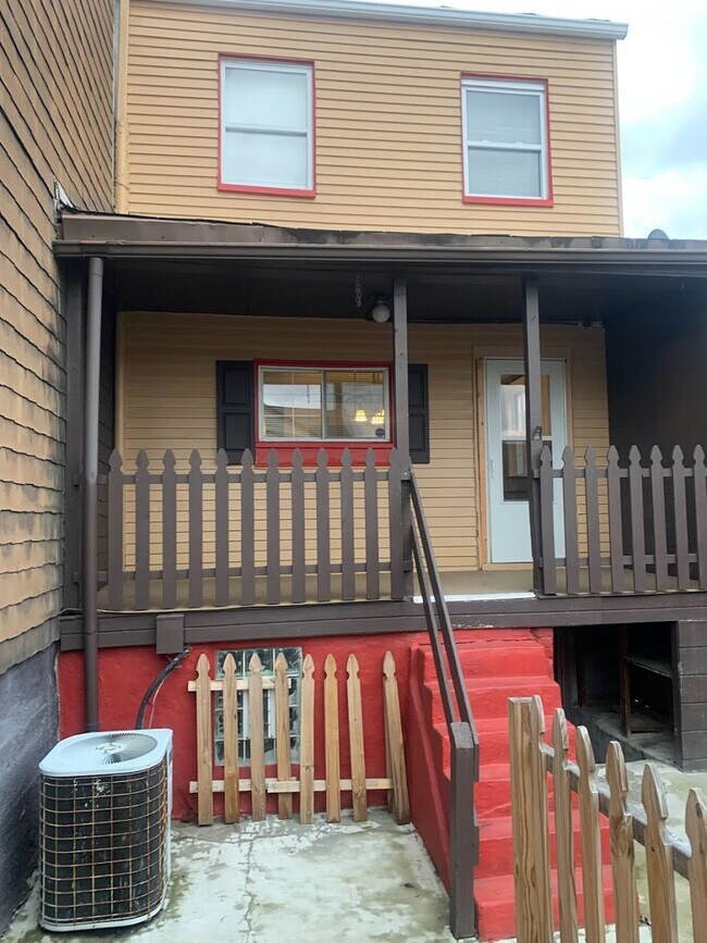 Foto del edificio - Beautiful renovated 2 bedroom 1 bathroom home in Bloomfield.