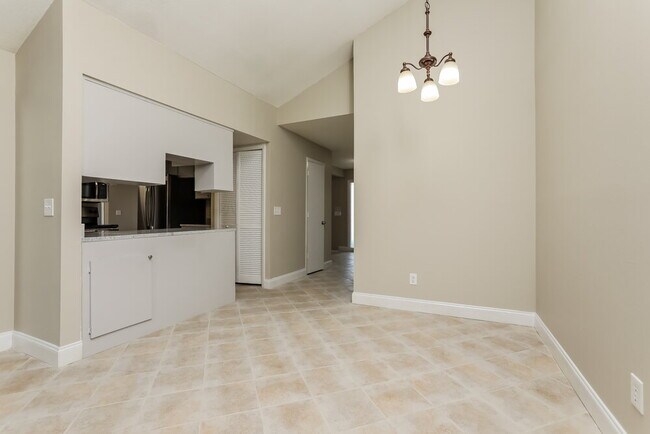 Building Photo - 1068 Windsong Cir