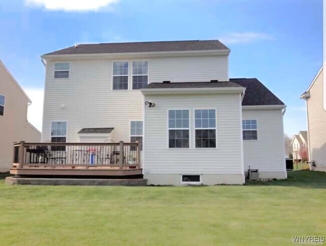 Building Photo - 7054 Lakeside Dr