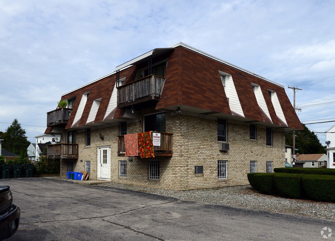 690 Admiral St, Providence, RI 02908 Apartments in Providence, RI