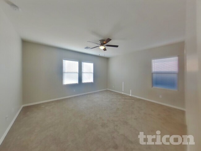 Building Photo - 35381 W Santa Clara Ave