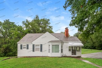 Building Photo - 5024 Glenside Dr