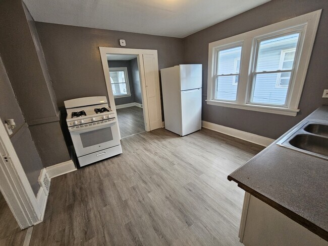 Building Photo - 11314 Nelson Ave