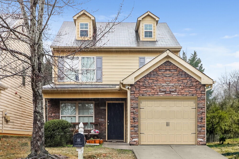 Primary Photo - 1000 Weatherwood Pl NE
