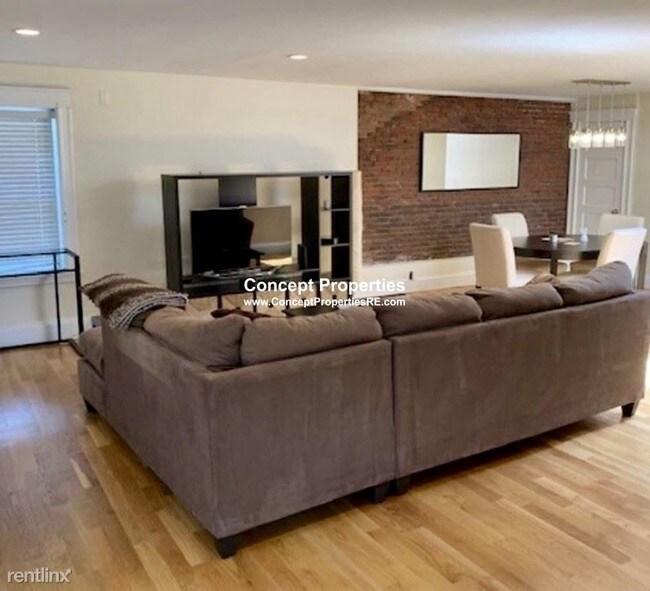 Building Photo - 2 br, 1 bath  - 134 Marlborough Street #4NG 4