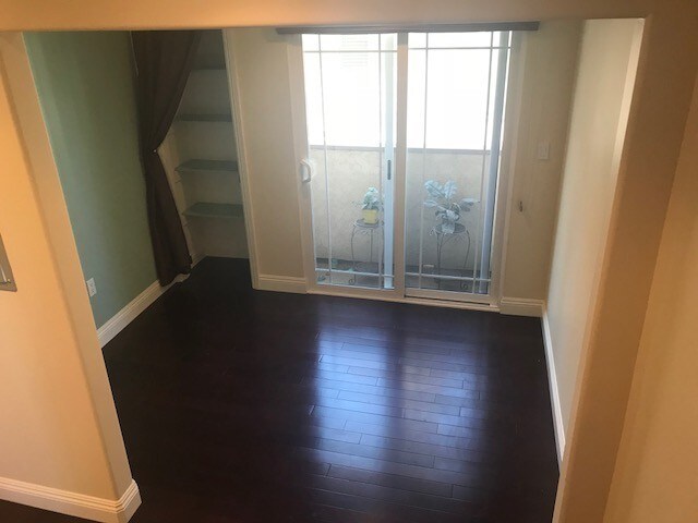 Foto del edificio - 10752 Hortense St