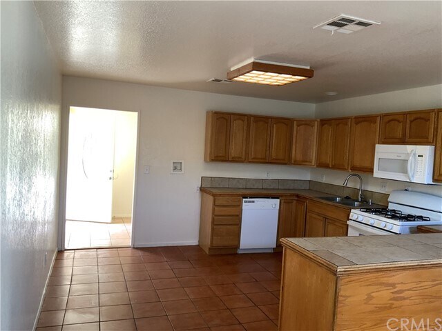Foto del edificio - 43325 6th St E