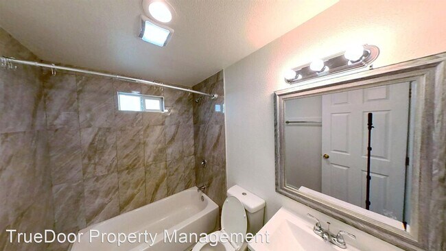 Building Photo - 2 br, 1 bath House - 26026 9th St.