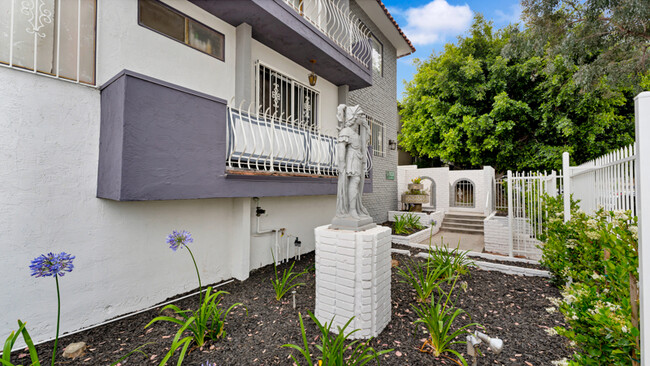 Building Photo - Oxford Apartments