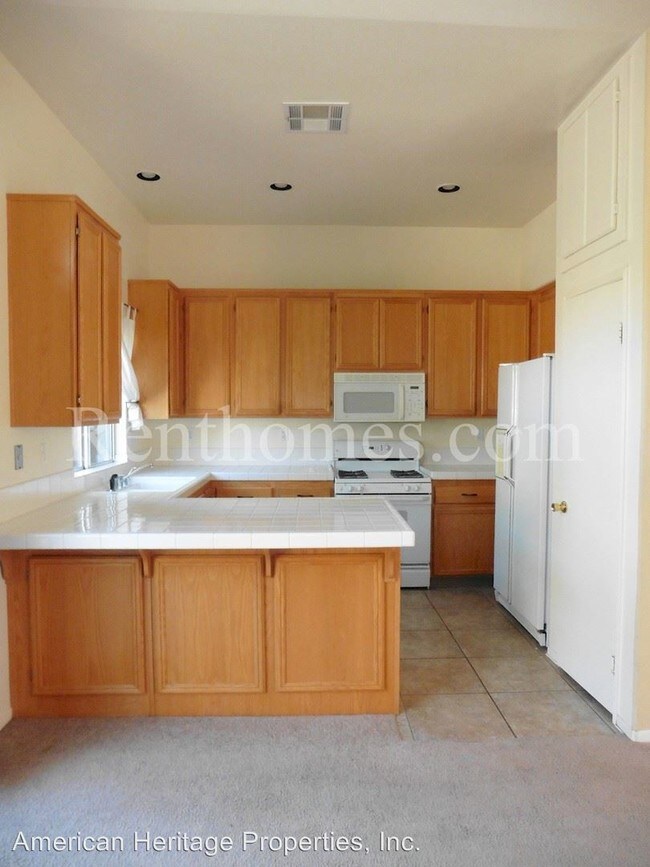 Building Photo - 4 br, 2.5 bath House - 11111 Ice Skate Place