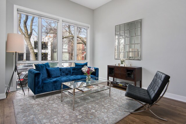 Foto del edificio - 2067 N Oakley Ave