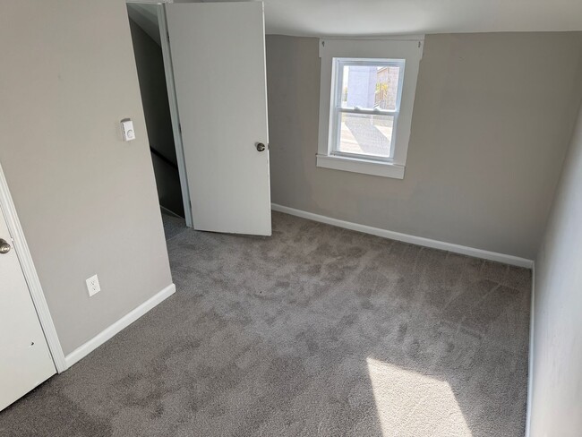 Building Photo - Cozy Three Bedroom Home in HDG!