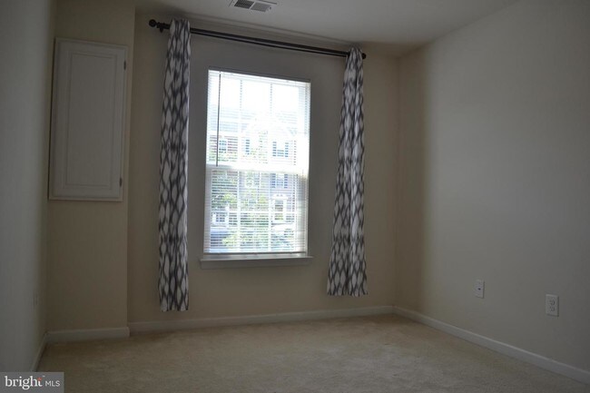 Building Photo - 13401 Waterford Hills Boulevard