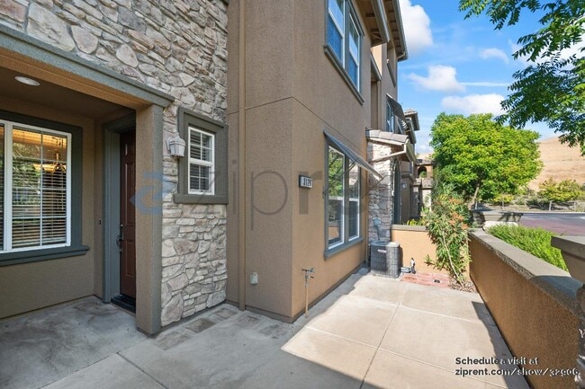 Building Photo - 3126 Fioli Way