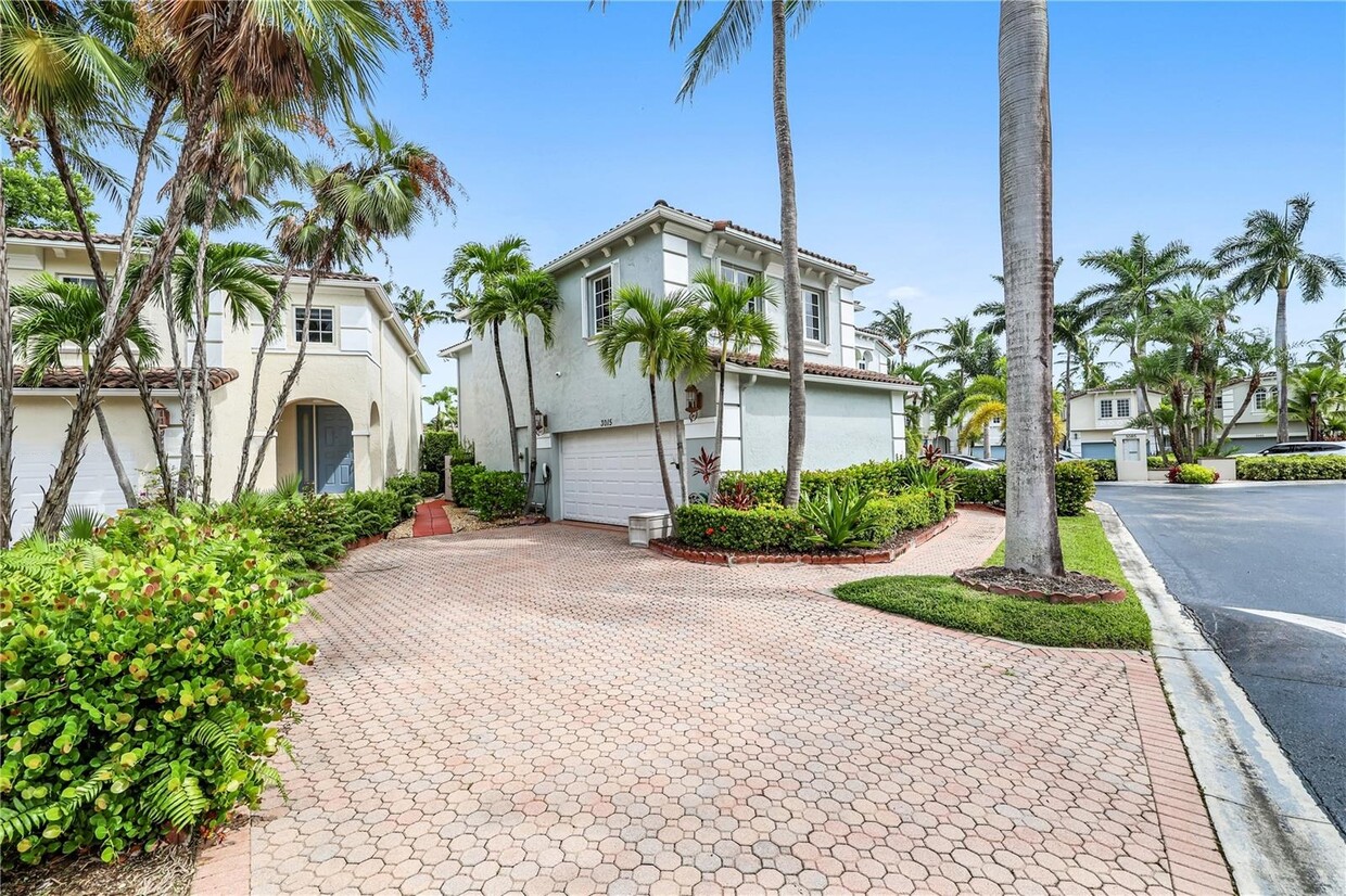 Foto principal - 3015 NE 208th St