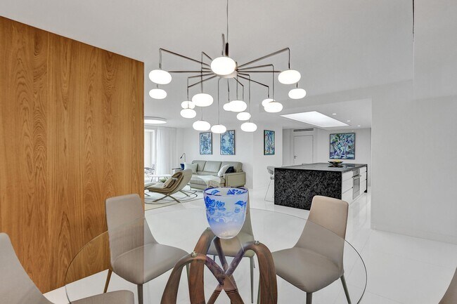 Building Photo - 3606 S Ocean Blvd