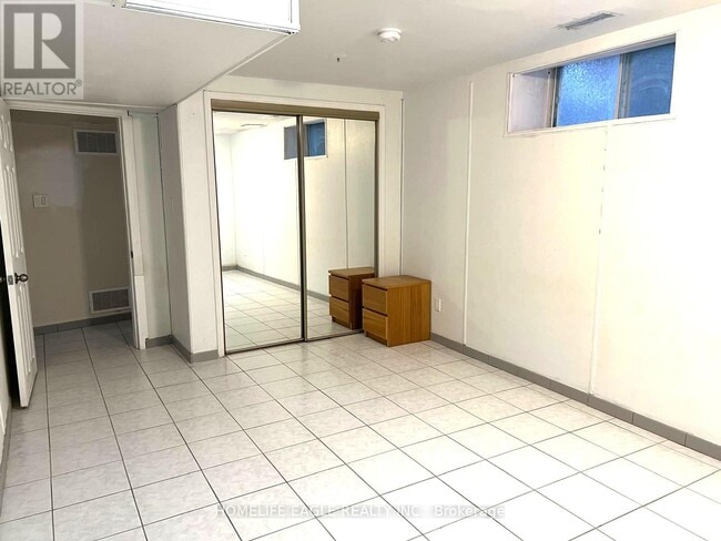 Building Photo - 43 Maple Grove Ave