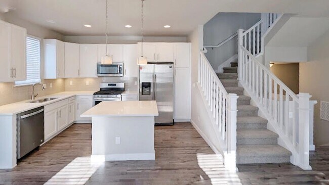 Foto del edificio - AWESOME MAINTENANCE-FREE PATIO HOME WITH 3 BDRMS, 3 BATHS & 2-CAR GARAGE!