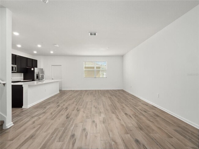 Foto del edificio - 15797 Water Spring Blvd