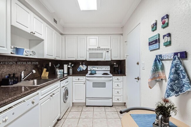 Foto del edificio - 2501 S Ocean Dr